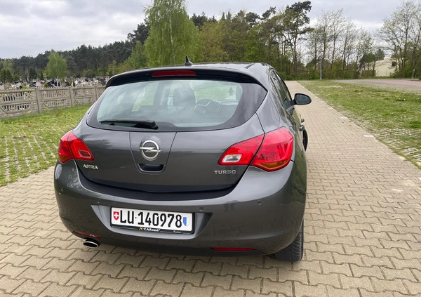 Opel Astra cena 30800 przebieg: 173000, rok produkcji 2012 z Radom małe 172